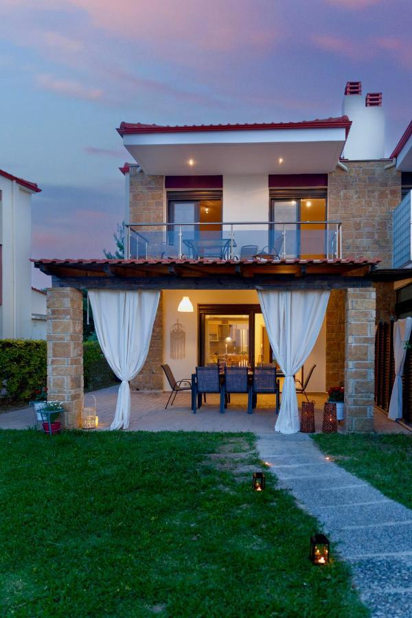 Villa Orelia Hanioti Exterior photo